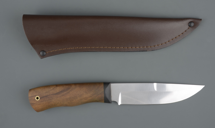 Нож упрощ. Акула-У хирургич.нерж.сталь, 65х13, орех (ручная работа)