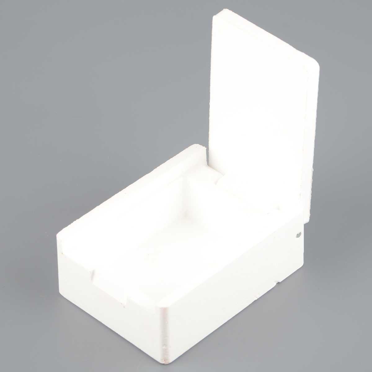 Мотыльница West Man 80*60*30мм Белая средняя