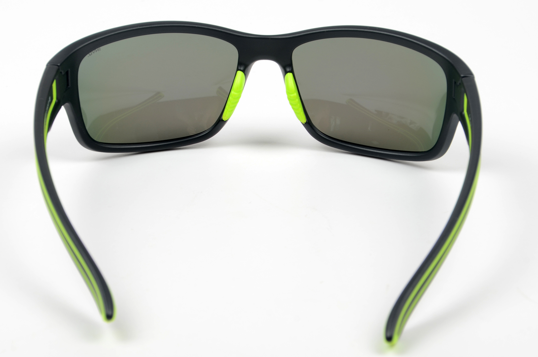 Очки Invu поляризационные IA 22415B в чехле 