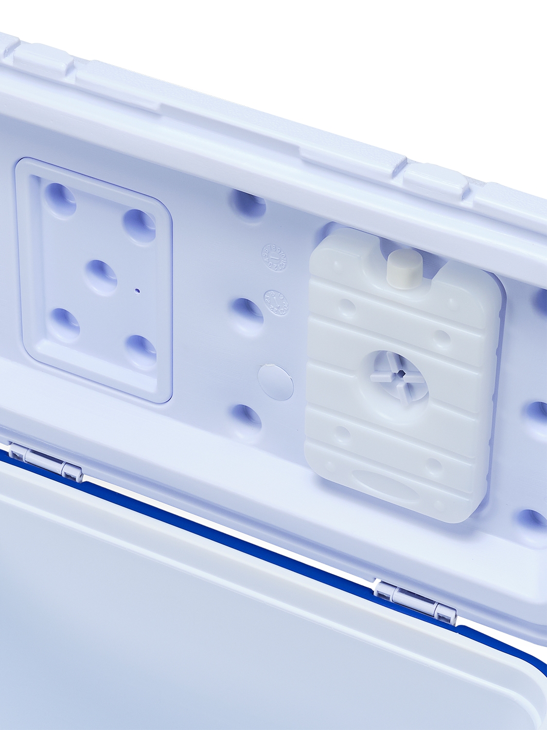 Изотермический контейнер тм Арктика 40л. 3,7кг (аквамарин)+ ёмкость для льда