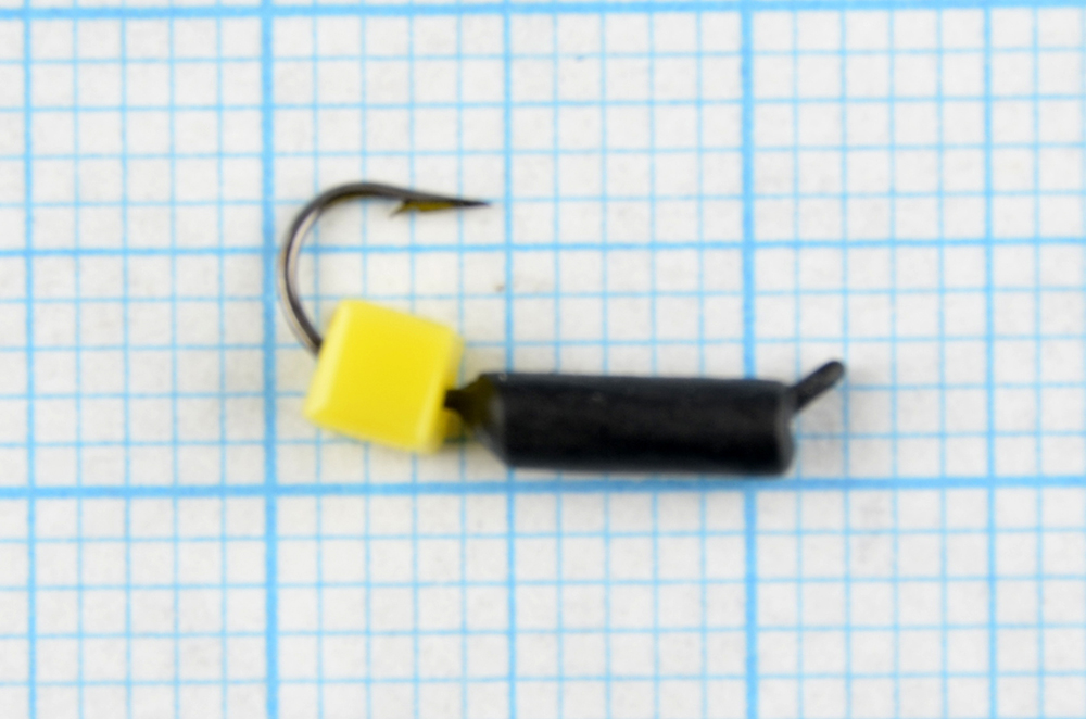 Мормышка Wormix точеная вольфрамовая Столбик d=2 с сырным кубиком (черный) арт. 495