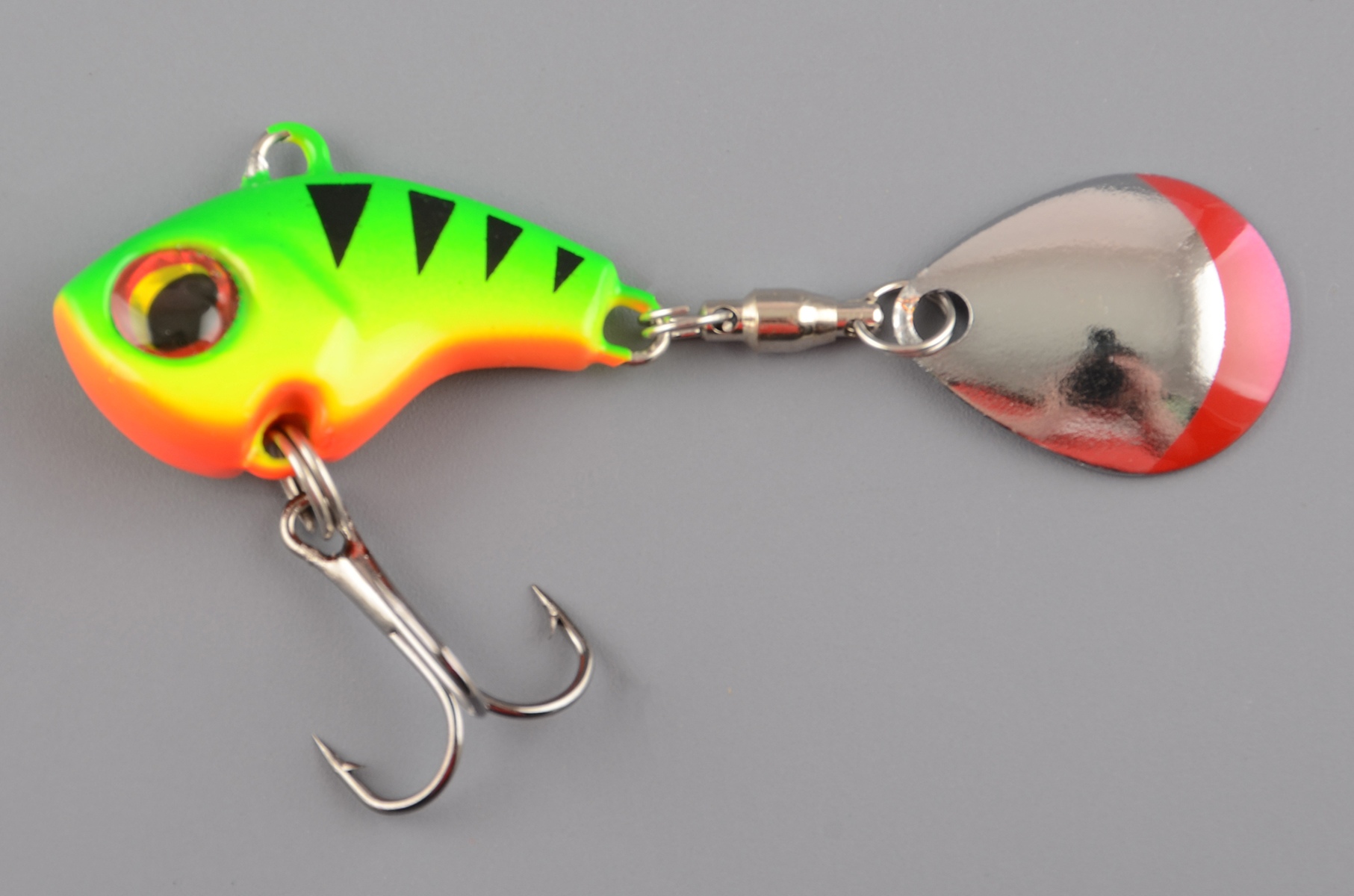 Тейл-спиннер Columbia Litlle Bomb 14 гр, 010