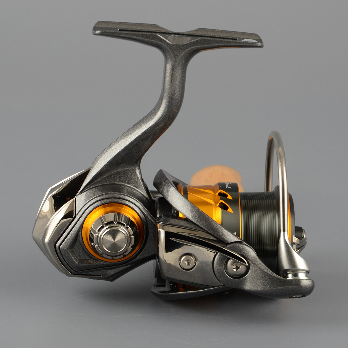 Катушка безынерц. Daiwa Silvercreek 22 MQ LT 2000S-H