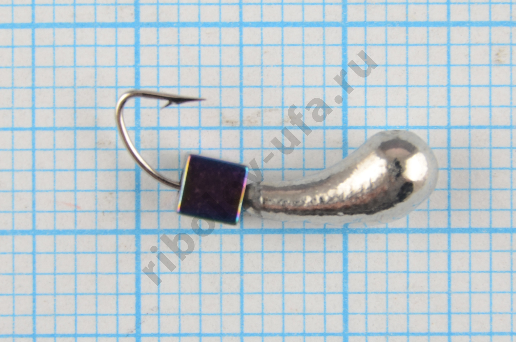 Мормышка Мир Вольфрама Уралка Хамелеон кубик на крючке д. 4 мм серебро